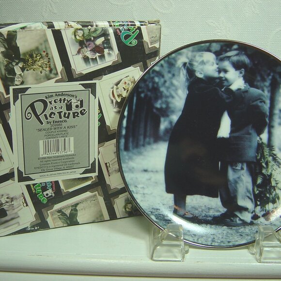 6" Kim Anderson's Pretty as a Picture plate-"Sealed with a Kiss" - Picture 1 of 4